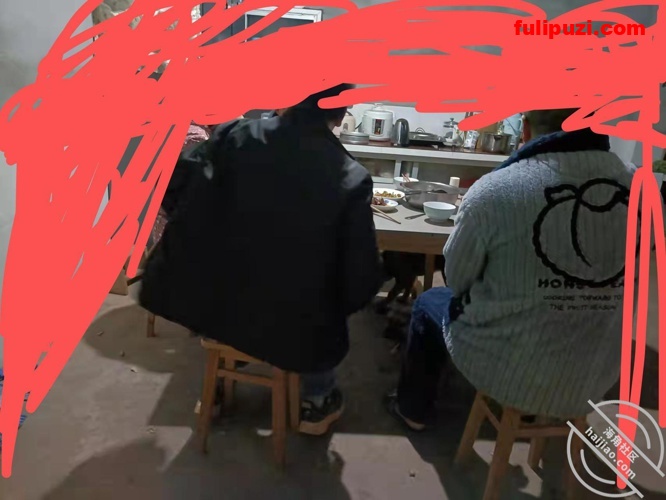 收费论坛超强乱伦首发！ 骚儿媳勾引公公给性无能老公戴绿帽主动献菊肛交【210P+28V/2.63G】