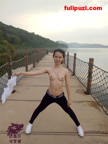 tumblr绝版系列：露脸才是yyds！大博主【lou-face】超多美女露脸自拍视图集【1300P+61V/1.25G】