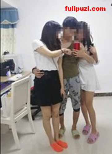 丝袜高跟足交毒龙多飞！ 草榴大神【雨露一起沾】与三位娇妻的性福生活【834P/5.13G】