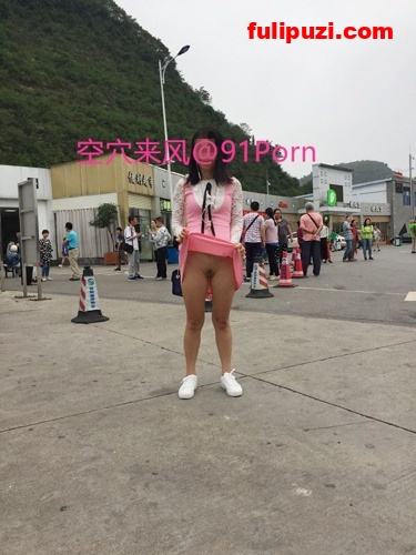 tumblr绝版系列：扶梯人前疯狂露出，阴环母狗空穴来风作品集【165P+1V/48M】
