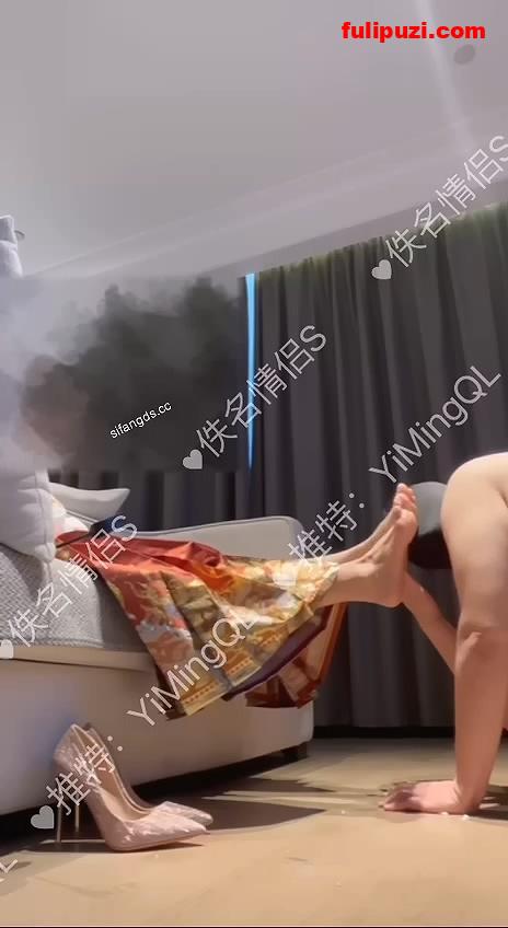 济南95后夫妻佚名情侣S重口调教付费全套 调教双奴人肉坐垫+直出黄金【53V/6.8G】
