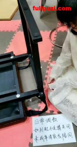 经典女奴天晴的调教系列合集 露脸可爱眼镜妹反差地狱式调教【30V/23.6G】