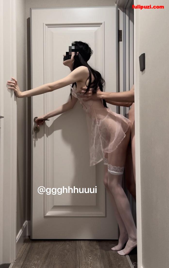 淫妻患者【ggghhhuuui】推特分享极品娇妻 筷子腿制服诱惑掰穴给你看【122P+15V/52M】