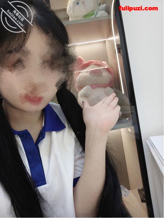 海角鬼父与漂亮女儿的不伦之恋 趁乖女儿打电话摸到她发情直接开操【214P+14V/2.35G】