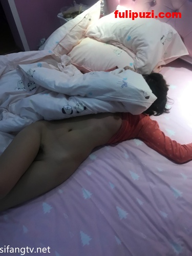 贵在真实，某高中美女鲁艺凡和男友开房等各种场所啪啪自拍视频流【129P+75V/】