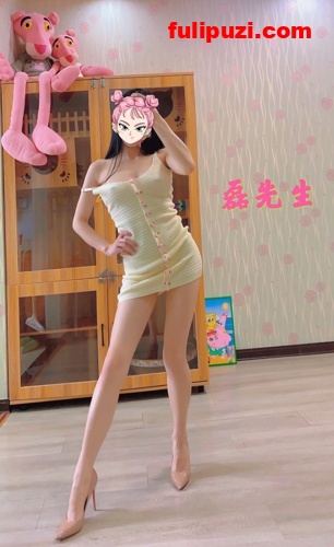 人类高质量姿势自拍 长腿女神【磊小姐】优美露出自拍福利【294P+37V/295M】