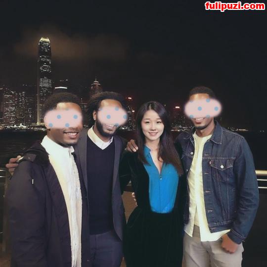 极品高颜值媚黑痴女【YyZyuki】推特福利 倒贴黑爹被口暴颜射疯狂5P【80P+1V/27M】