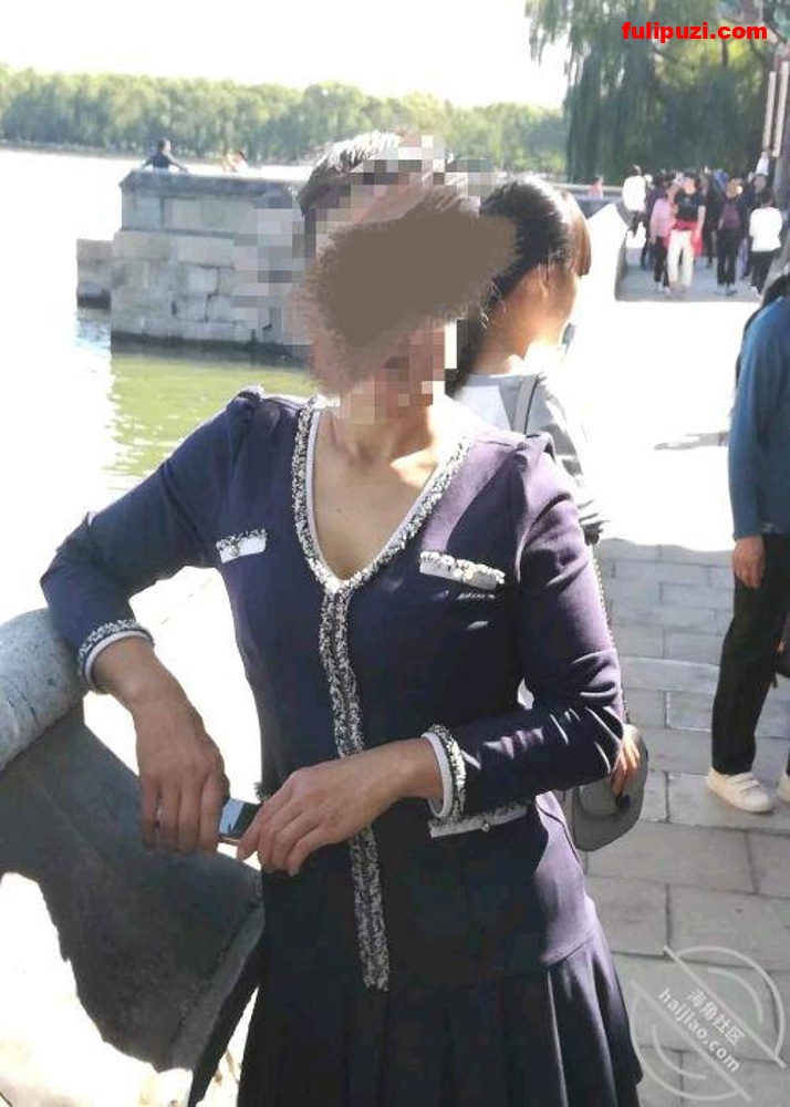 孝顺干妈就要操干妈！海角大神【风花雪夜】干妈嫂子兄弟媳妇兄弟妈妈风韵阿姨全拿下【4228P+109V/15.5G】