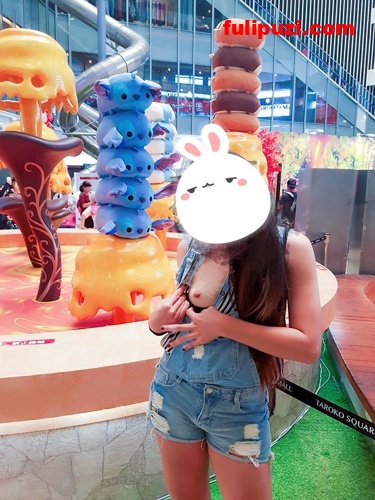 tumblr绝版系列：宝岛小母狗更会骚？dcmg-jolie商场餐厅大胆人前露出【132P+13V/72M】