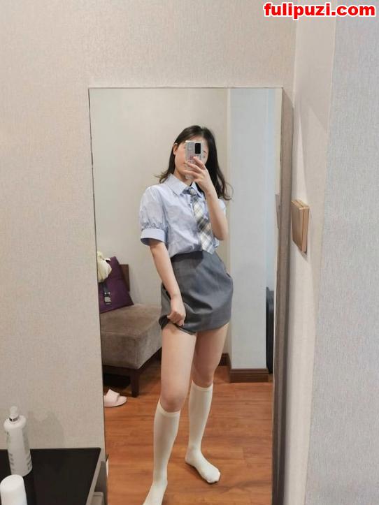 【极品情侣泄密】筷子腿清纯女孩被前男友给卖了 特写粉穴后入性爱反差影图流出【20P+3V/751M】