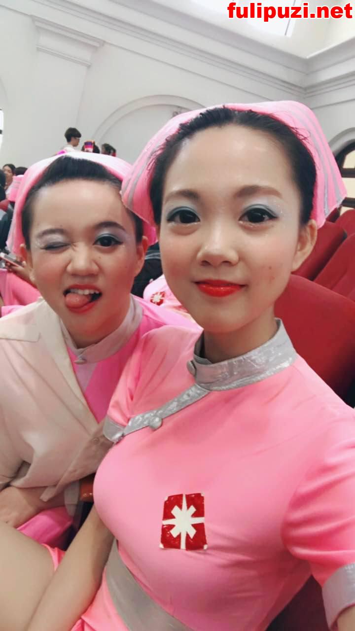某三甲医院极品反差婊护士吴新园泄密流出 医院刺激口交说出名言：“隔壁有人呐”【135P+106V/5.68G】