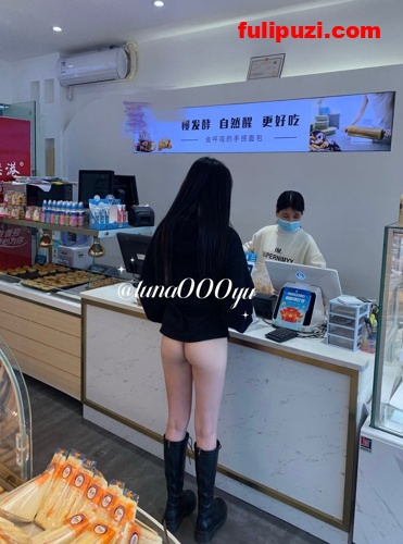 地铁座位极限露出！ 新晋推特女神【Luna】人前露出强到爆炸【260P+95V+34V/2.2G】