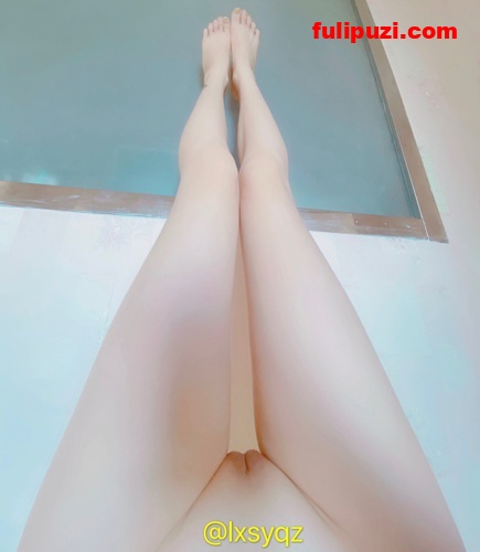 人类高质量姿势自拍 长腿女神【磊小姐】优美露出自拍福利【294P+37V/295M】