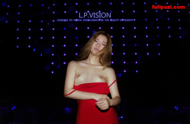 LPVISION系列 带着阿朱厦门旅拍露出大尺度套图+视频【101P+5V/2.12G】