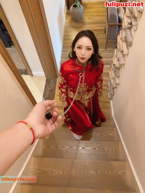 劲爆反差性感尤物【兔兔】及其闺蜜VIP群秀禾群性感婚纱新娘露脸反差啪啪啪三部合集【4527P+109V/8G】 劲爆反差性感尤物【兔兔】及其闺蜜VIP群秀禾群性感婚纱新娘露脸反差啪啪啪三部合集【4527P+109V/8G】