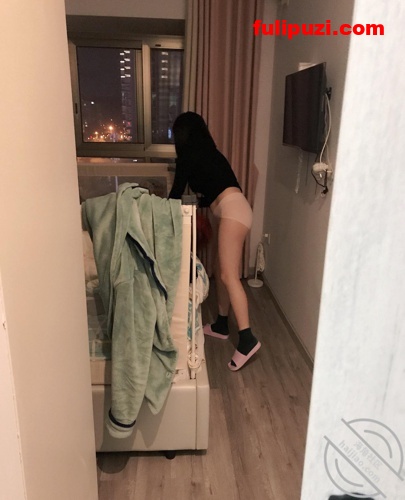 海角【英勇小钢炮】超强乱伦首发！ 屁股翅膀纹身！拿下骚逼大嫂射满骚逼外【1300P+41V/5.75G】