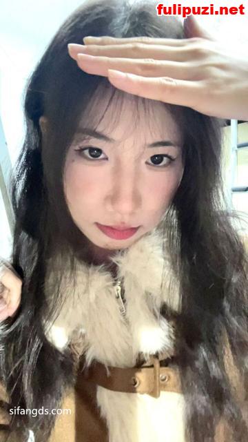 原档泄密：江西冯帆等6位反差婊性爱泄密 纹身舌钉女被掐着脖子操【37P+3V/1.04G】