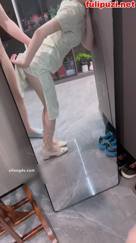 推特情侣YH_0512操史上最骚女友2小时合集 淫语骚话不断内射流精不止【3V/12.6G】