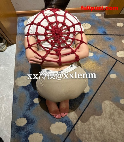 推特大神【xx冷漠】超猛调教 复制AV荣誉洞名场面开盲盒爆操【72P+42V/527M】
