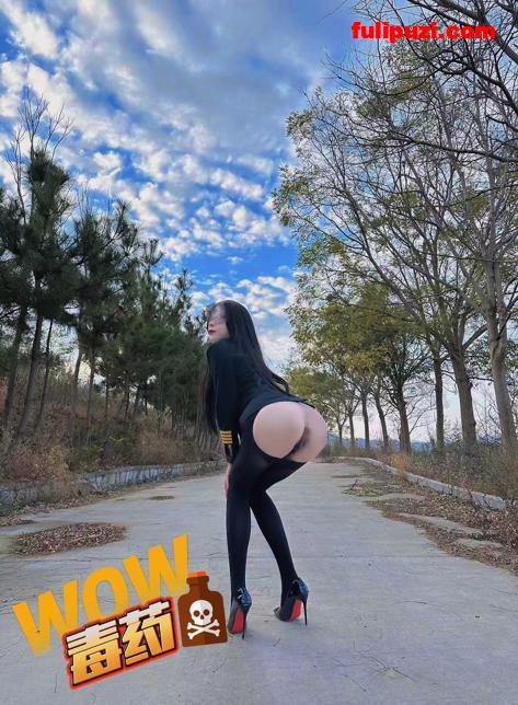 魔都颜值夫妻【毒药】推特福利 极品娇妻中式婚纱跪地为单男口交【104P+11V/356M】