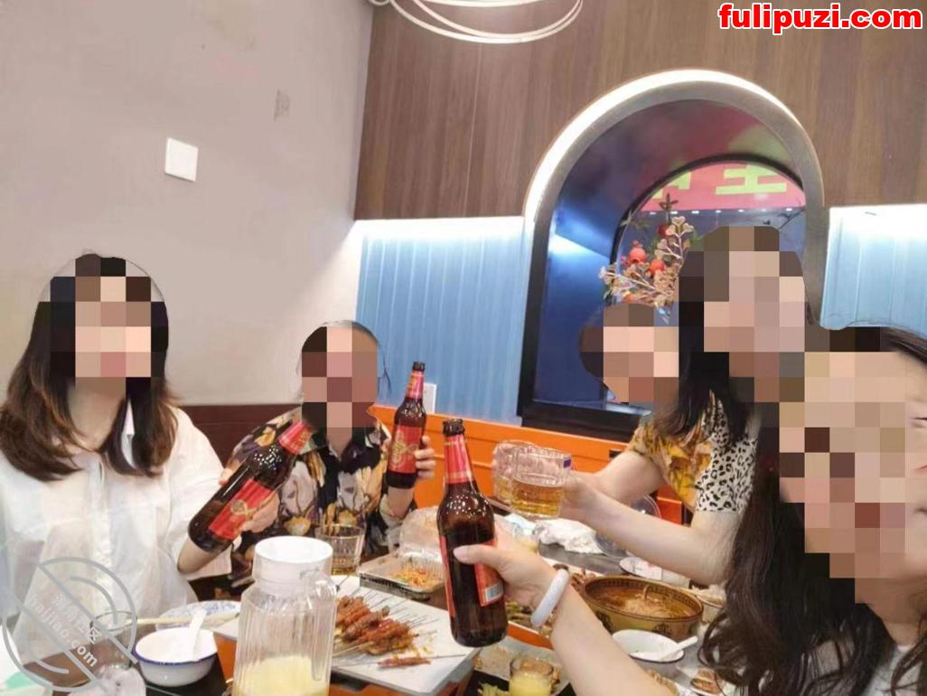 海角大神【梦想三飞姐妹花】的性福生活 拿下离婚的护士小姨子梦想姐妹同床【203P+18V/4.75G】