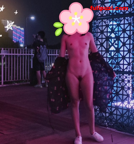 推特【露出情色评论员】合集 极品美图配意境点评别有风味【1090P+90V/766M】