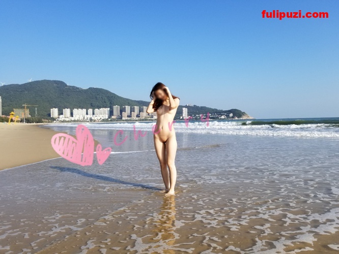 荧光棒插逼+逼逼吃荔枝+海滩露出！推特女神Cherry神作合集【237P+9V/136M】