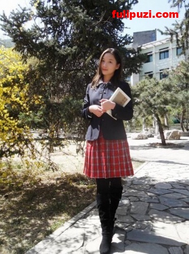 tumblr绝版系列：曾今的校花女神lrslut沦为大肚怀孕母狗【59P/12M】