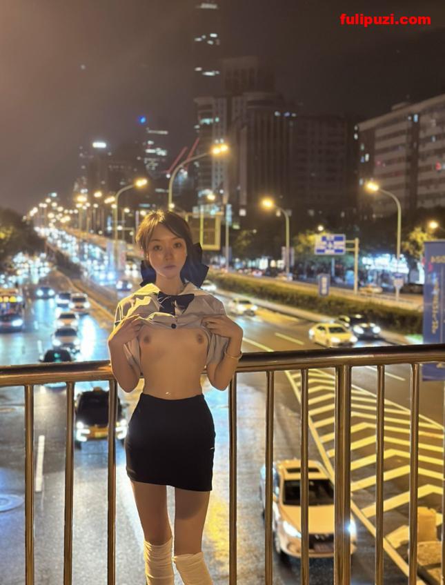 推特37万粉网红福利姬【彤彤乖】 高颜值露脸倒模模特BB都是爱你的形状【150P+130V/1.27G】