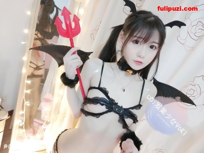 极品福利姬【发条少女】最全资源 45套合集去重版（有露脸）【2000P+76V/7.8G】