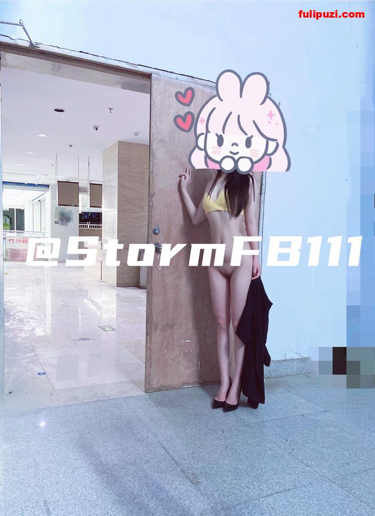 推特长腿人妻【StormFB111】劲爆福利 玻璃电梯卖力口交大胆露出【302P+52V/248M】