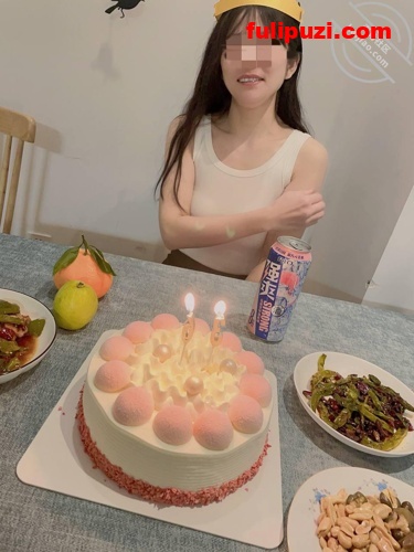 海角学生大神拿下我的母狗房东！ 一起露营雨中狂干&摩天轮高空后入【274P+7V/2.15G】