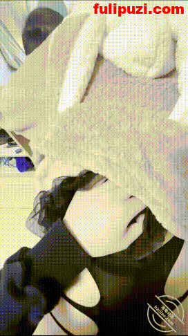 海角大神【强奸少妇邻居】后续神作！美女邻居辅导儿子写作业我在后面操她【19P+1V/312M】