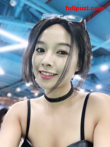 户外放尿+豹纹诱惑！P站美女Kylie NG大合集【241P+50V/10.2G】