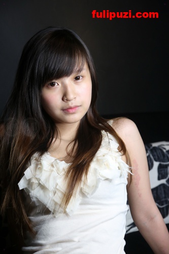 HKEsports英雄联盟成员Ollen女友 电竞美女LOL主播小云宝宝早期大尺度私拍流出【372P/283M】