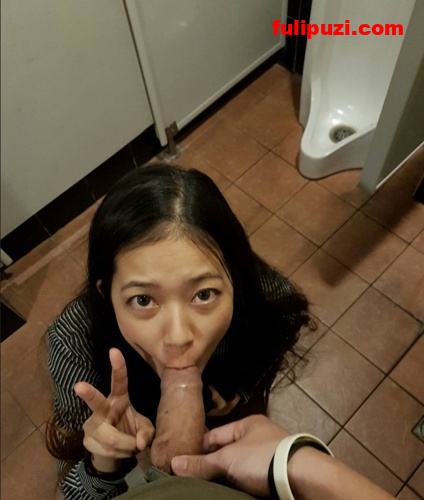 百度云泄密系列4-两位同校女生，被同一个男生拍出做爱吃屌露点【68P+2V/50M】
