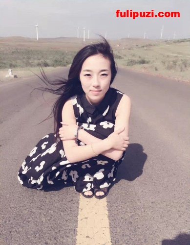 经典少妇！良家少女的私房菜2015.6.9草原车震制服酒店黑丝生活照【742P/312M】