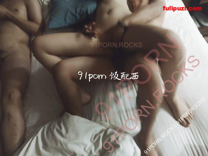 独家重磅首发！1000位91porn博主良家人妻自拍露出套图合集第5弹【53000P/12.5G】