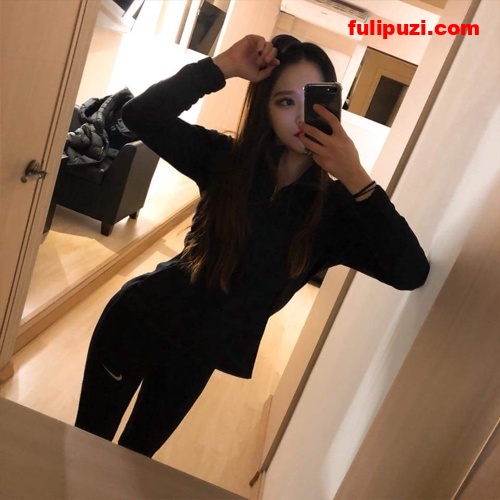 反差女友人前文静可爱私下情欲母狗性奴 狗链跪地爬行乞求主人射嘴里【26P+1V/1.1G】