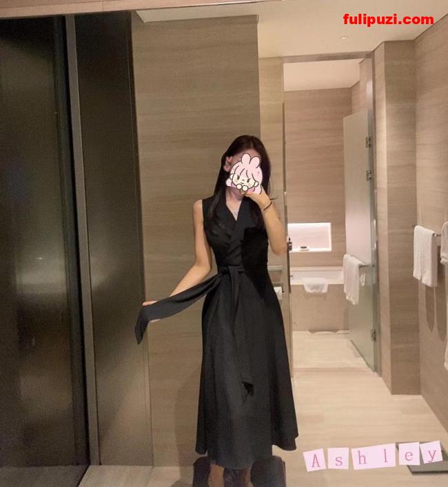 人气空姐【Ashley】推特福利 粉丝四处落地接机飞到哪操到哪【385P+182V/345M】