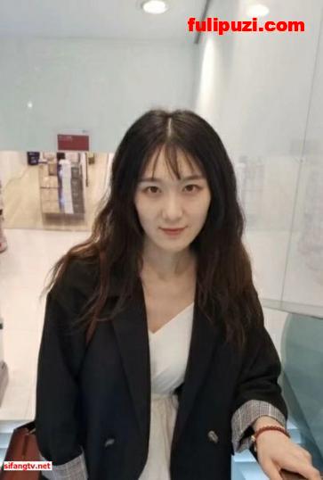 某重点高校校花级美女李穆轩遭渣男分手后曝光大尺度啪啪啪视频【17P+1V/775M】