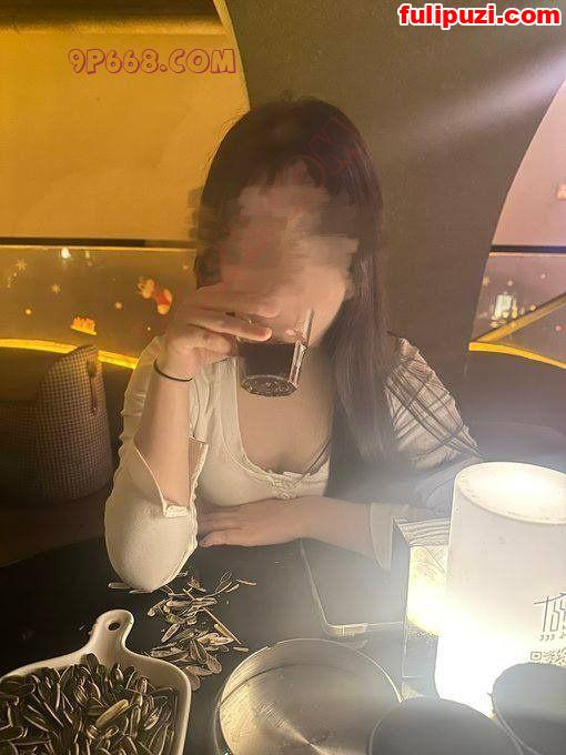 91论坛换妻大神【旋转的木马】合集 老友住在我家干老婆三天三夜【1098P/1.4G】