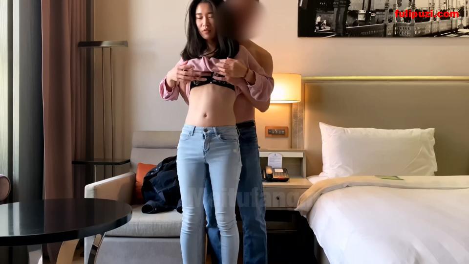 全程对话精彩！一镜到底究极反差绿帽露脸眼镜人妻酒店约炮偷情【1V/8.25G】