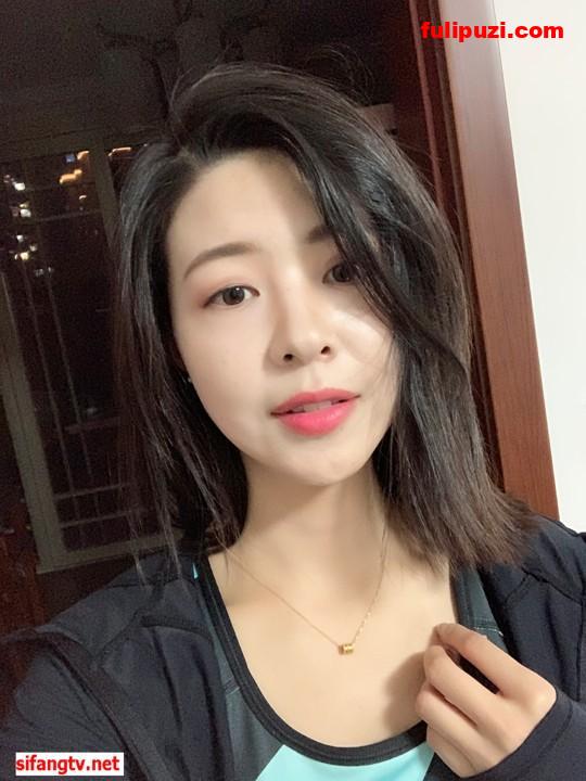 高颜值空姐【王芳子】泄密流出 气质女神竟被调教栓狗链极度反差【112P+13V/458M】