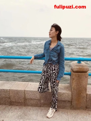 中国民航大学美女崔洁被土豪包养3P泄露 口技不错呻吟好听完美露脸【10P+1V/1.34G】