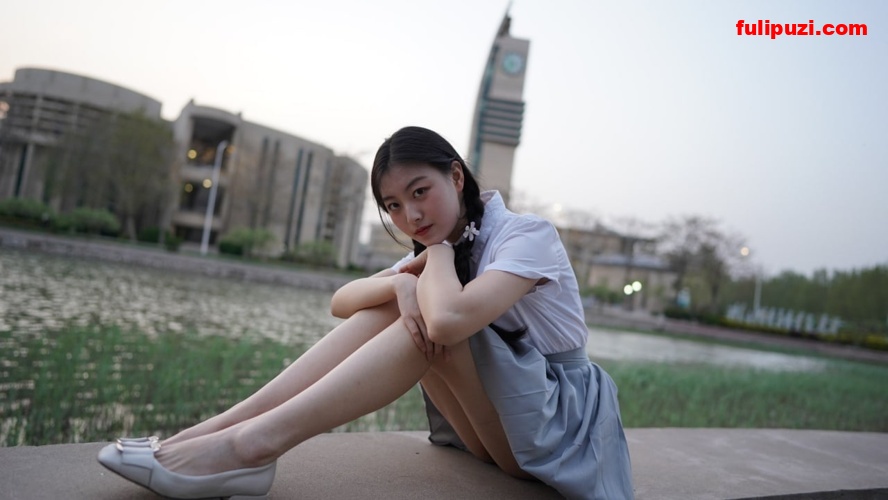 中国民航大学美女崔洁被土豪包养3P泄露 口技不错呻吟好听完美露脸【10P+1V/1.34G】