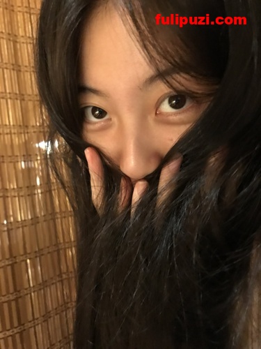 中国民航大学美女崔洁被土豪包养3P泄露 口技不错呻吟好听完美露脸【10P+1V/1.34G】