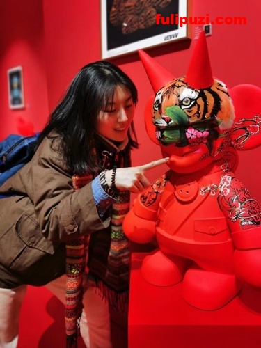 中国民航大学美女崔洁被土豪包养3P泄露 口技不错呻吟好听完美露脸【10P+1V/1.34G】