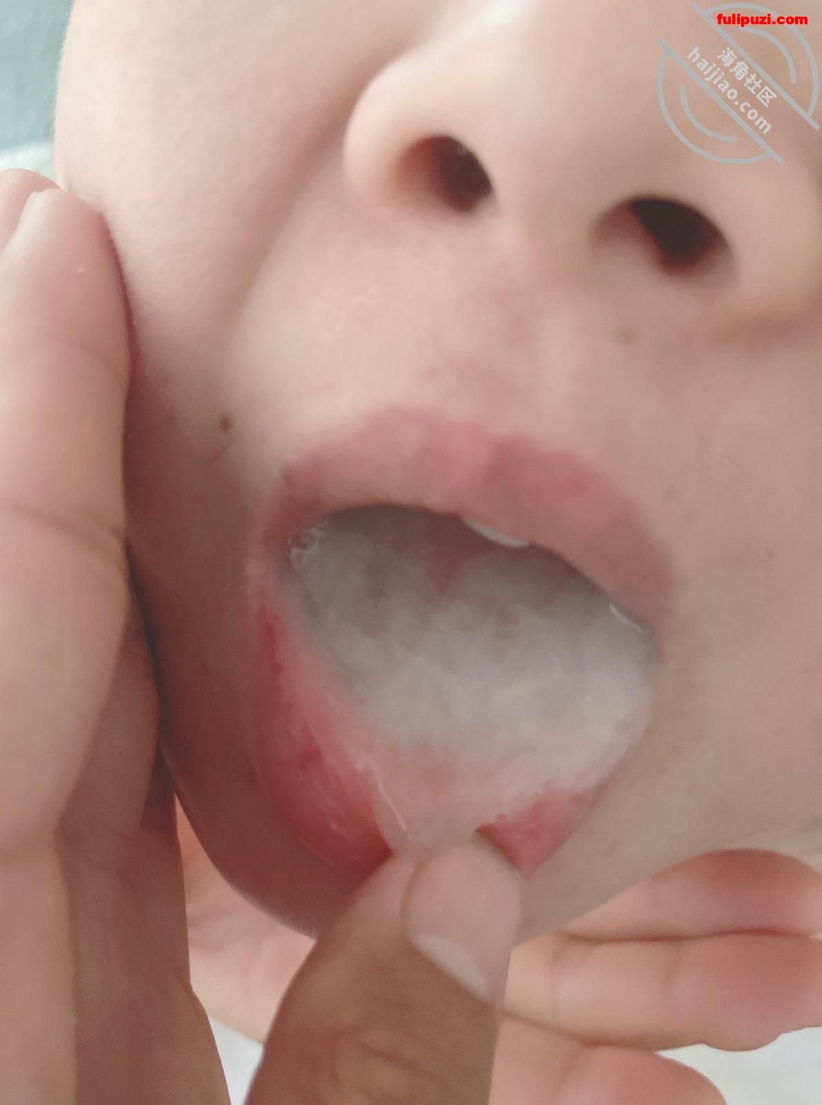 海角【单亲妈妈恋儿日记】 儿子口爆射了一嘴最后都咽进去了【95P+9V/556M】