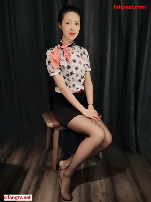 高颜值空姐【王芳子】泄密流出 气质女神竟被调教栓狗链极度反差【112P+13V/458M】